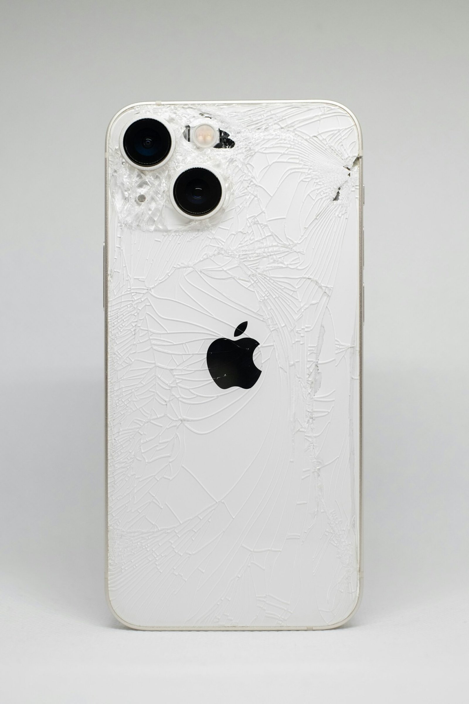troca de tela iPhone quanto custa Curitiba — técnico MyTech realizando reparo